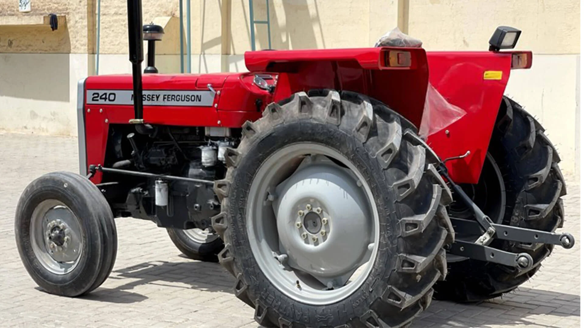 Massey Ferguson 240